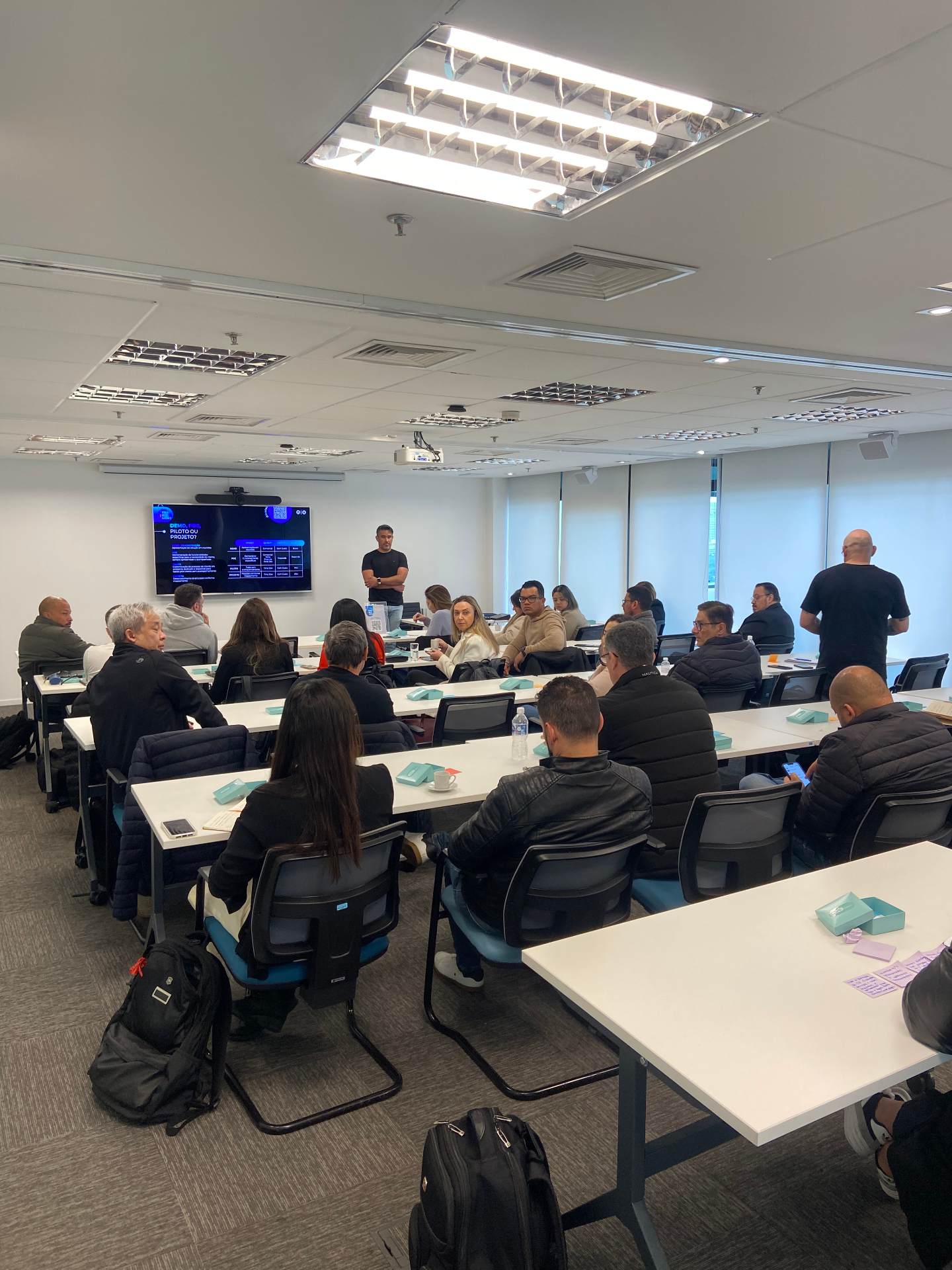 Treinamento corporativo em sala no formato escola